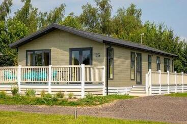 Resort Otters Mead Boutique Lodges