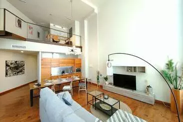 آپارتمان‌های توریست‌ها The Venue Luxury Apartments