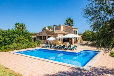 شقق خاصة سياحية Can Colau