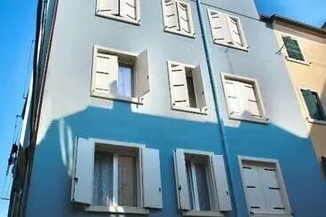 ツーリストアパートメント Casa Magia