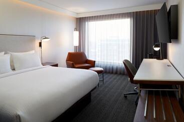 هتل Courtyard By Marriott Montreal Midtown