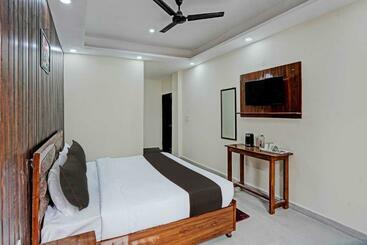 هتل Oyo 89896 Happy Stay