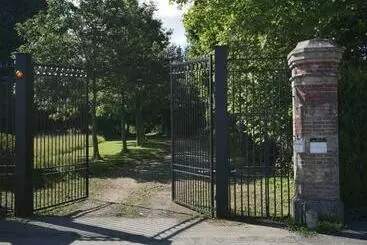 ペンション Gites Domaine Du Château De Bourville
