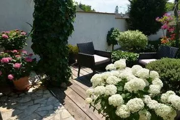 Aamiaismajoitus (B&B) Gästezimmer Klinger Tongisch