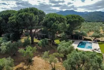 آپارتمان‌های توریست‌ها Domaine D Arena Casa Zinzala