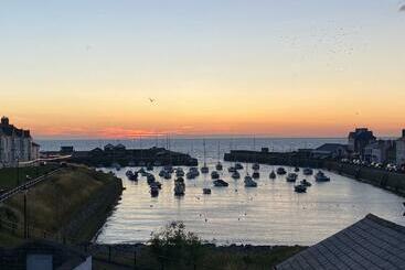 관광객 아파트 Aberaeron Island House   Panoramic Harbour Views