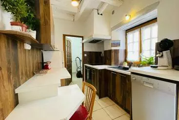 ツーリストアパートメント Townhouse On The Banks Of The Indre