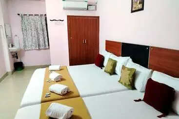 Hotel Royal Green   Airport Stay