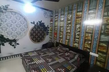 ホテル Oyo 90776 Radhika Guest House