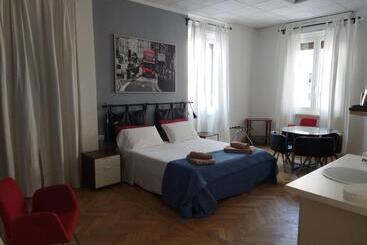 Pensionat Piazza Goldoni Rooms