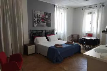 Pensión Piazza Goldoni Rooms