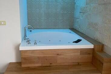 ベッドアンドブレックファースト Bluotranto