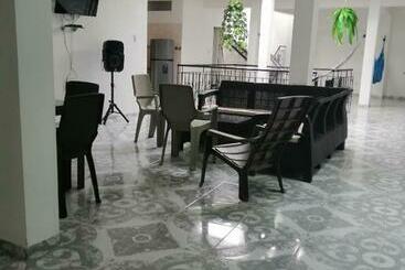 تختخواب و صبحانه Helena Hostel