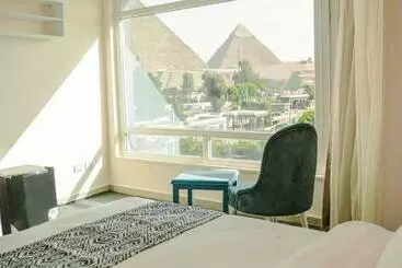 Hotel Turquoise Pyramids & Grand Egyptian Museum View