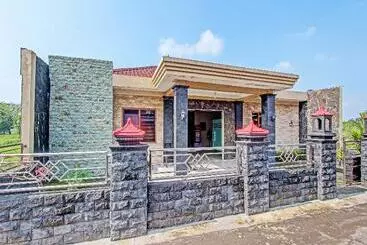 Hotel Oyo 91353 Surya Andesa