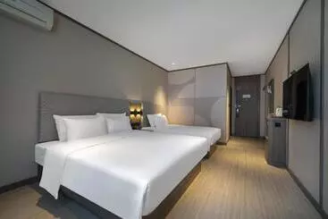 Hanting Hotel Xiamen Wenzao Metro Station