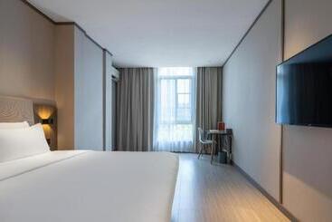 Hanting Hotel Xiamen Wenzao Metro Station