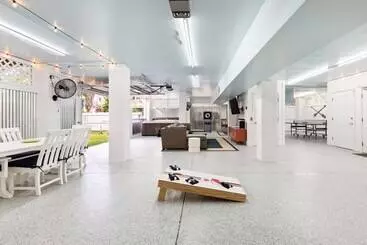 ツーリストアパートメント Captain Champs Castaway