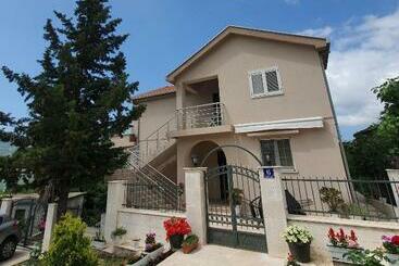 بنسيون Villa Rada