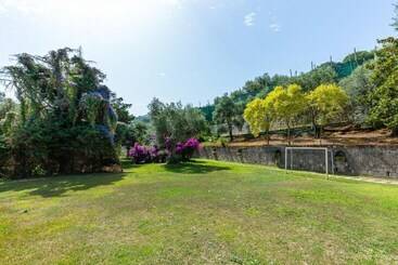 Жильё для туристов Villa With Shared Pool In Massa Lubrense By Wonderful Italy