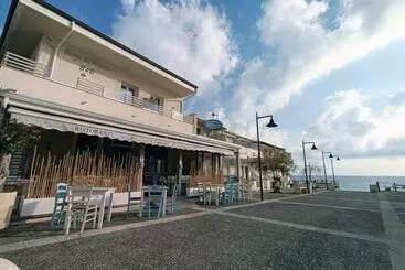 Aamiaismajoitus (B&B) Borgo Dei Pescatori   Sul Mare