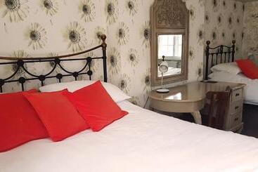 مبيت وإفطار The Royal Oak Duddington