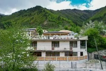 Hotel Freeze Inn Mestia