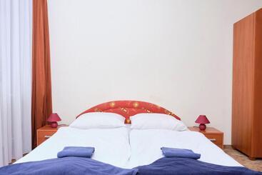 Hotel Retro Lido   Vonyarcvashegy