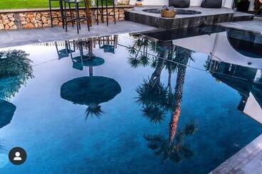 Bed and Breakfast Les Lofts De Bouzigues