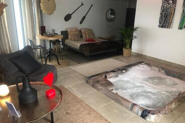 مبيت وإفطار Les Lofts De Bouzigues