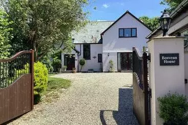 Bosvean House Bed & Breakfast