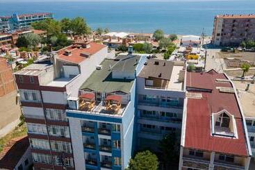Kumbağ şehri̇ Saray Apart Otel