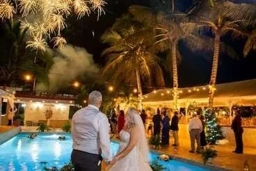 آپارتمانهای توریستها Aguadilla Vacation And Destination Wedding Sleeps 60 Villa