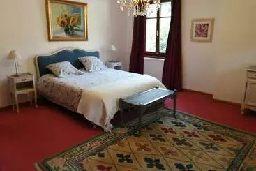 ベッドアンドブレックファースト Le Breval