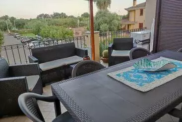 Tourist flats Casa Vacanze Con Terrazza A Tortolì Arbatax