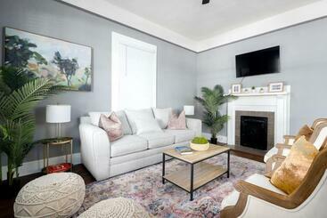 Turista apartmanok Downtown, Updated, Single Story & Wd