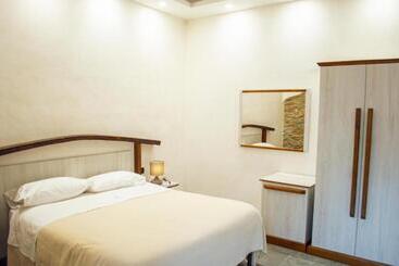 膳宿费 Palazzo Iaquinta   Rooms, Restaurant & Wellness