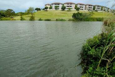דירות לתיירים The Horizon At Sheffield Manor