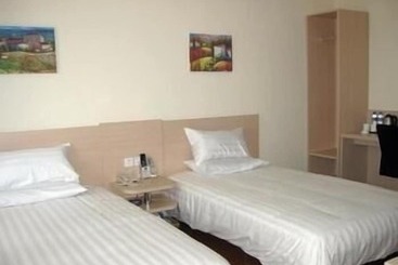 Отель Hanting Express Gangwan Square   Dalian