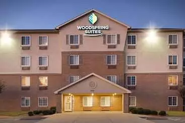 Отель Woodspring Suites Fort Worth Forest Hill