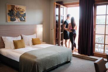 ペンション Restaurant Bistro Raffel