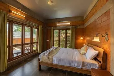 ベッドアンドブレックファースト Lily, Scenic 1 Br Cottage With Pool By Roamhome