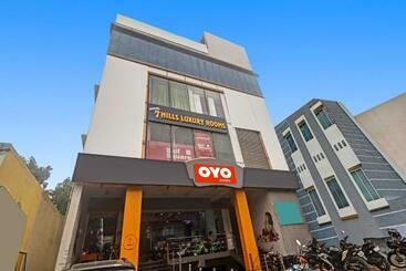 ホテル Oyo 93527  7 Hills Luxury Rooms