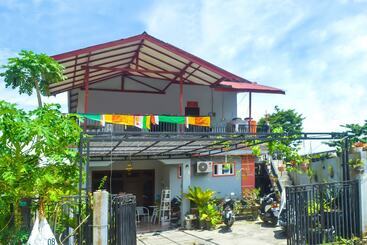 Hotel Spot On 91623 Pj Guest House Syariah