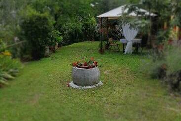 관광객 아파트 Studio With Garden Near The Sea