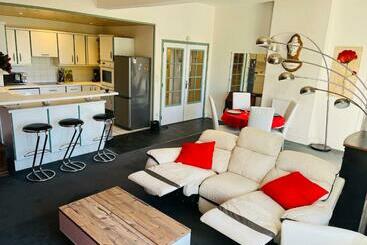 דירות לתיירים Appart 4 Pers, Face Jardins Nausicàa & à 50m Plage