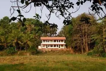 Bed and Breakfast Heaven Goa Guesthouse