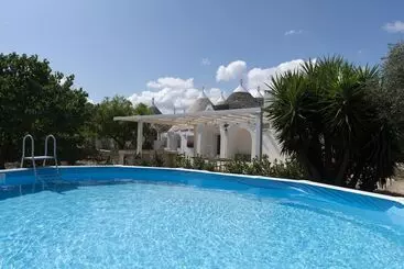 ツーリストアパートメント Trulli Munno Con Piscina By Wonderful Italy