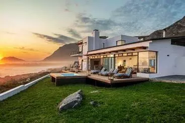 Aamiaismajoitus (B&B) Ontherocksbb Solar Powered Guesthouse And Ocean Lodge