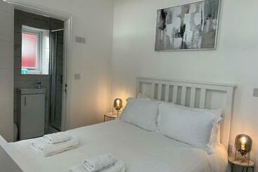 هتل آپارتمان Citybreaks Rooms With Free Parking